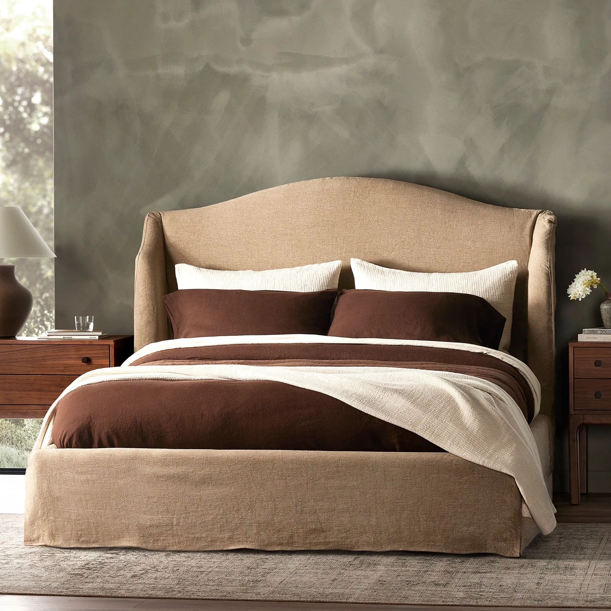 Mariole Slipcover Bed